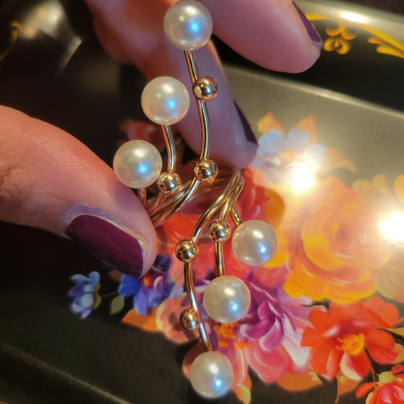 Artful & Elegant Pearl Branch Cocktail Statement Ring - Picture 4 of 4
